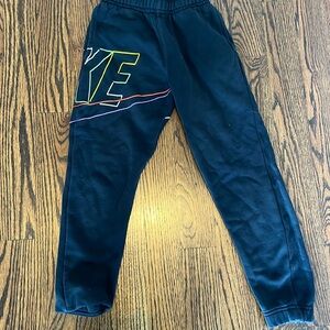 Nike boys sweats medium never worn